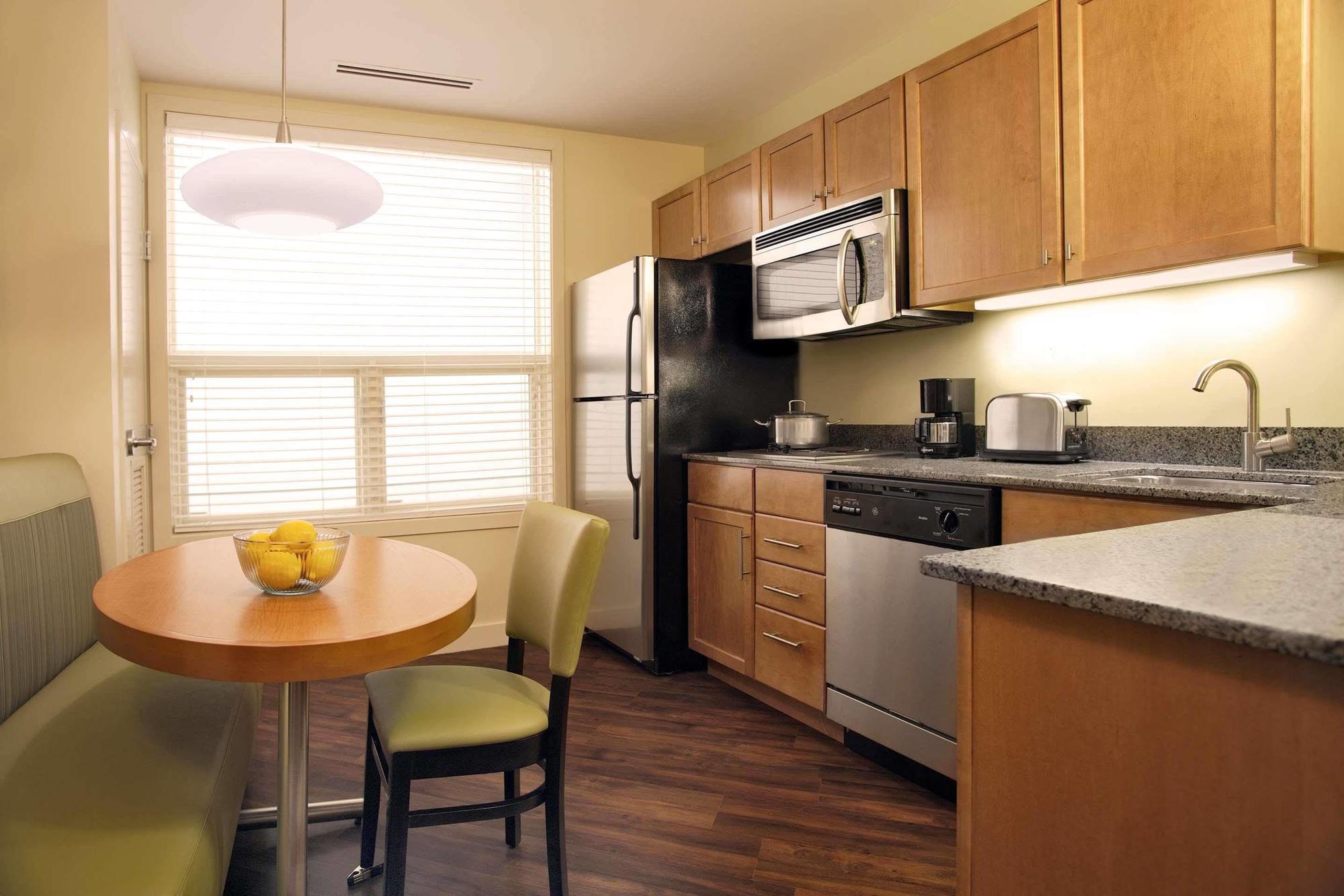 Hyatt House Denver Airport Room photo